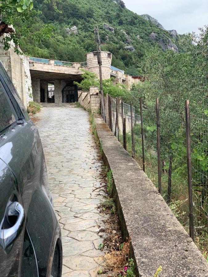 Villa Celaj “The Castle” Krujë エクステリア 写真