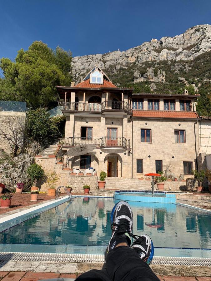 Villa Celaj “The Castle” Krujë エクステリア 写真