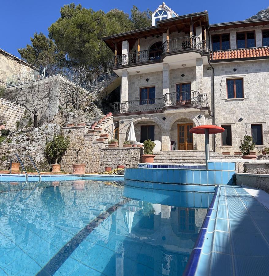 Villa Celaj “The Castle” Krujë エクステリア 写真
